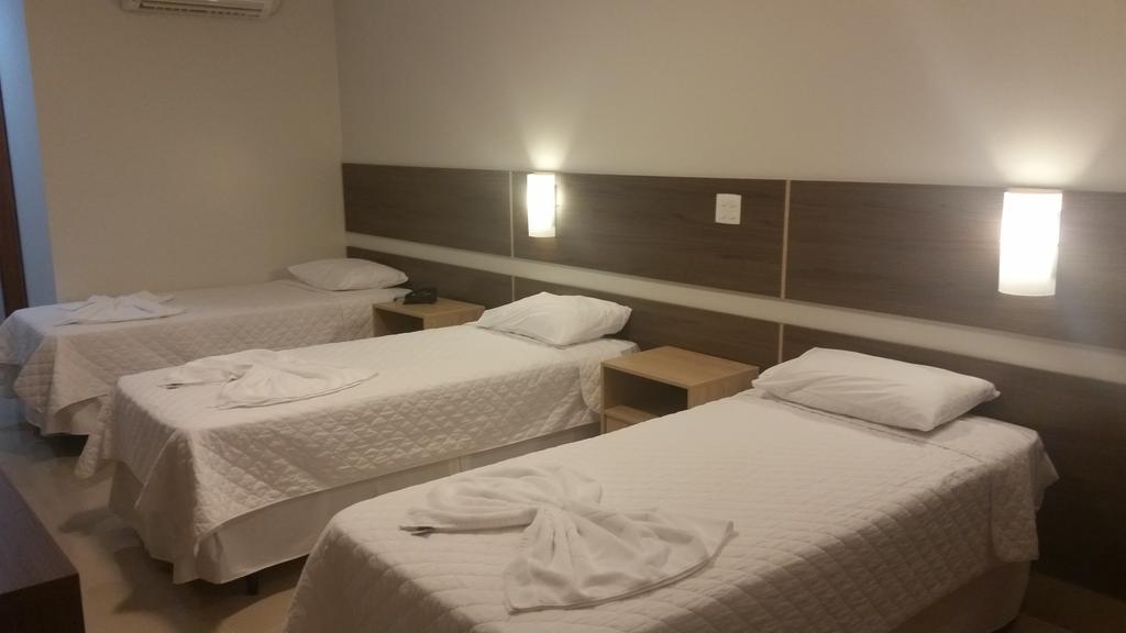 Kamur Plaza Hotel Goianesia Zimmer foto