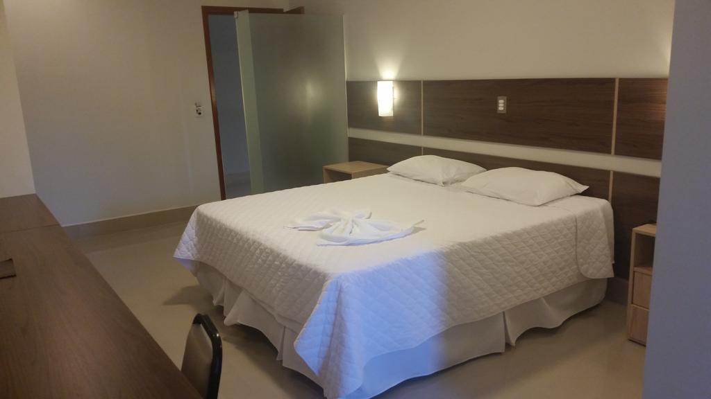 Kamur Plaza Hotel Goianesia Zimmer foto