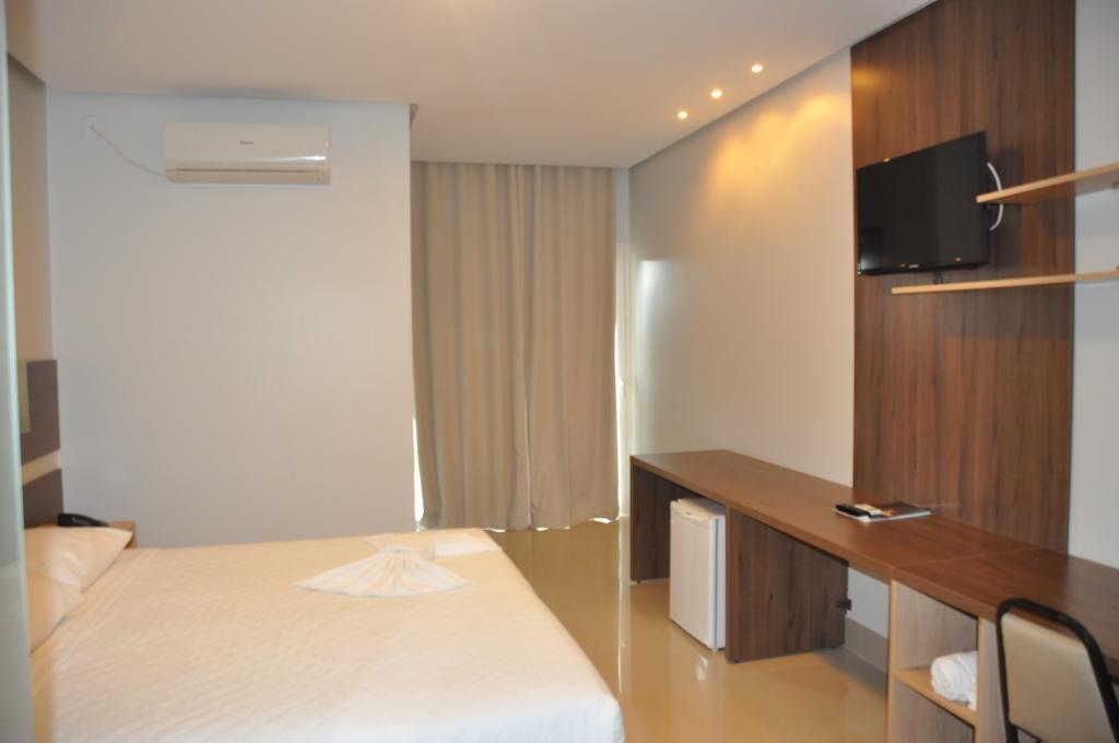 Kamur Plaza Hotel Goianesia Exterior foto