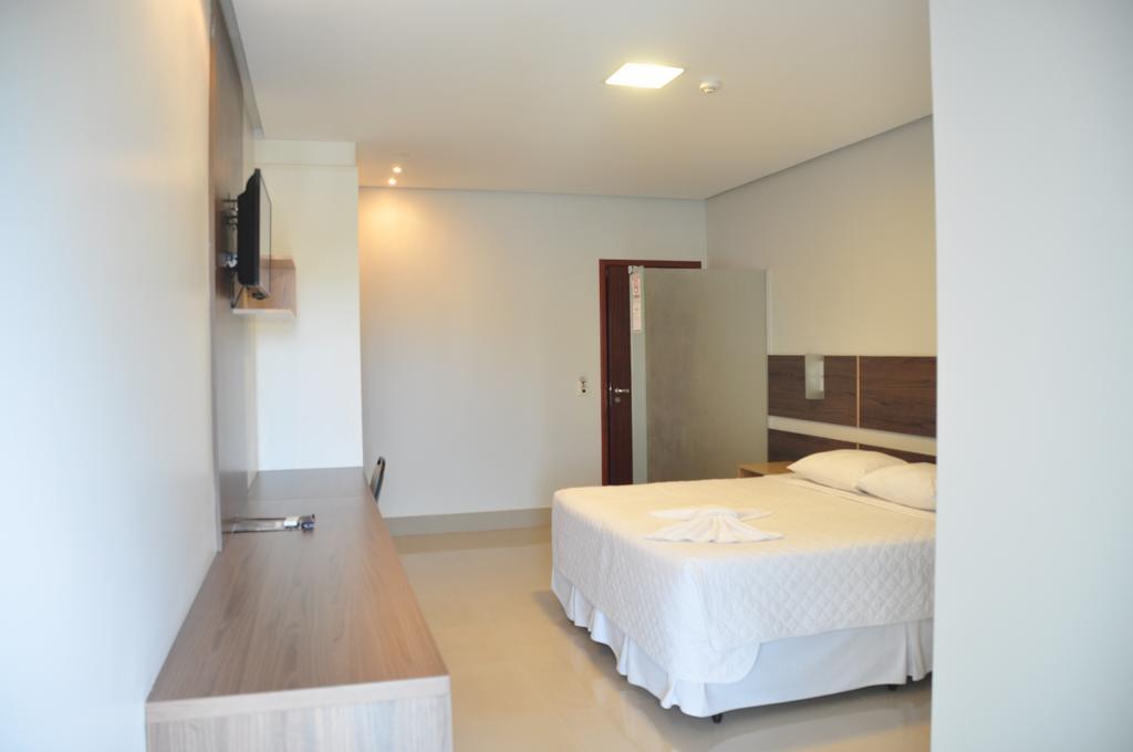 Kamur Plaza Hotel Goianesia Exterior foto